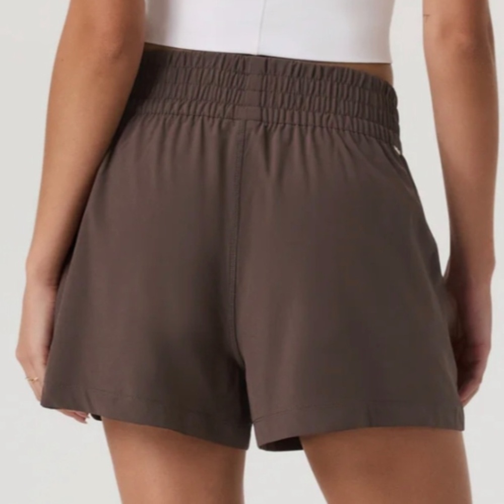 Vuori Java Lightweight Villa Short - image 3